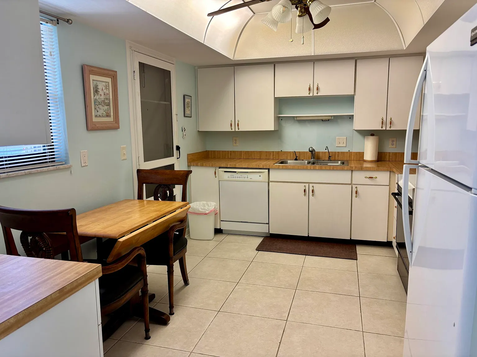 3 bed, 2.0 bath, 1548 sqft, $3,500 — Photo 4