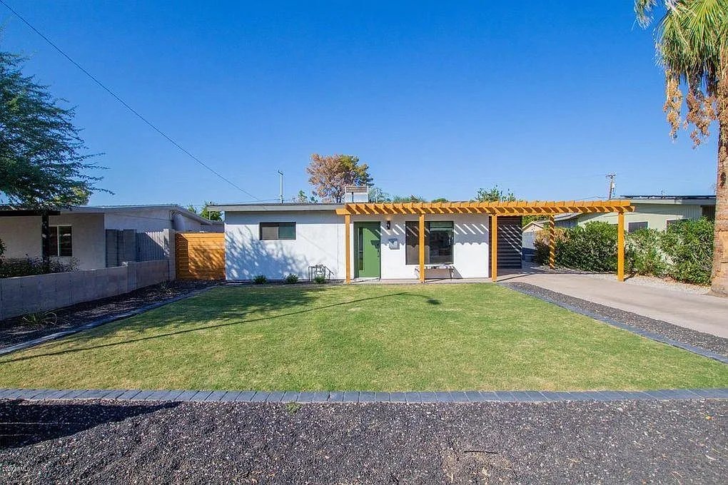 1516 E Whitton Ave — Photo 1