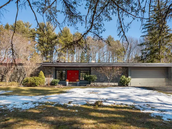21 Merrifield Drive, Kennebunk, ME 04043