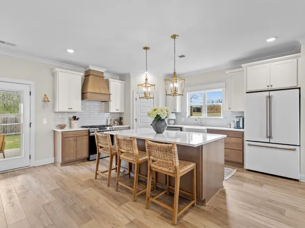 1190 Camellia Ridge Dr, Pelham, AL 35124