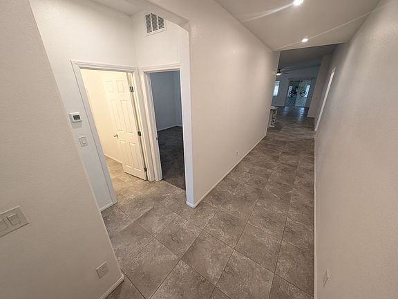 4th image of 4811 Shady Chestnut Ct