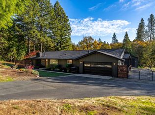 477 Roan Dr, Grants Pass, OR 97526