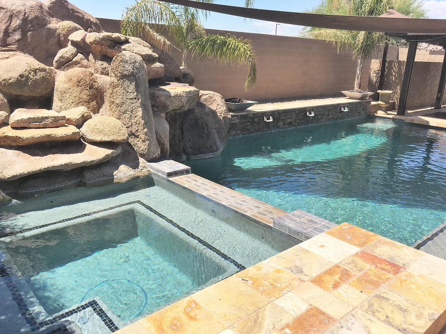 6 bed, 2697 sqft, $3,095 — Photo 1