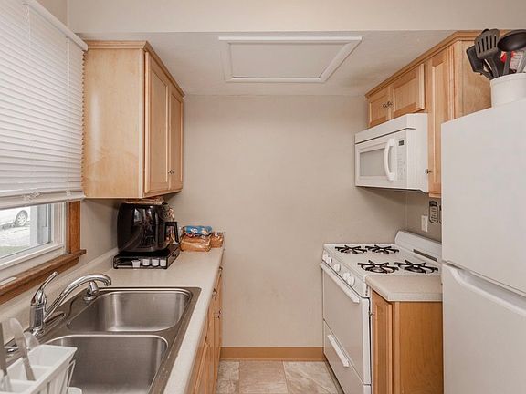 3rd image of 100 W Spring St #116