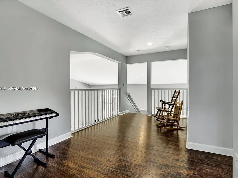 13813 NW 21st St — Photo 34