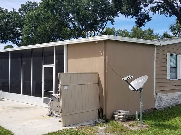 4th image of 9054 Bayou Dr