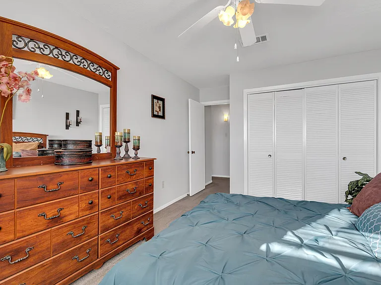 Windsong Apartments — Photo 42