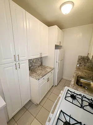 Rented by Metro Garden Realty NYC | media 17