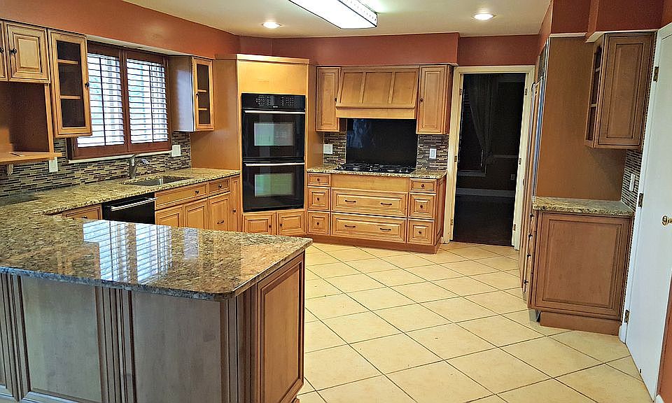 2nd image of 4237 Brookhill Ln