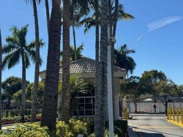 12652 SW 28th St, Hollywood, FL 33027