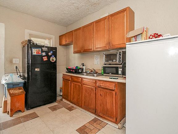 4th image of 7401 Camden Ave