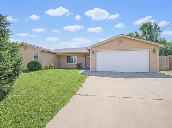 124 Allen Hill Dr, Ogden, KS 66517