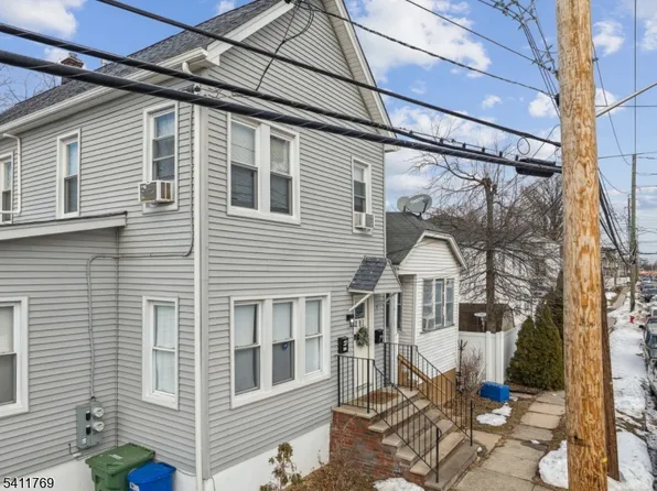 291 E 12th Ave, Roselle, NJ 07203
