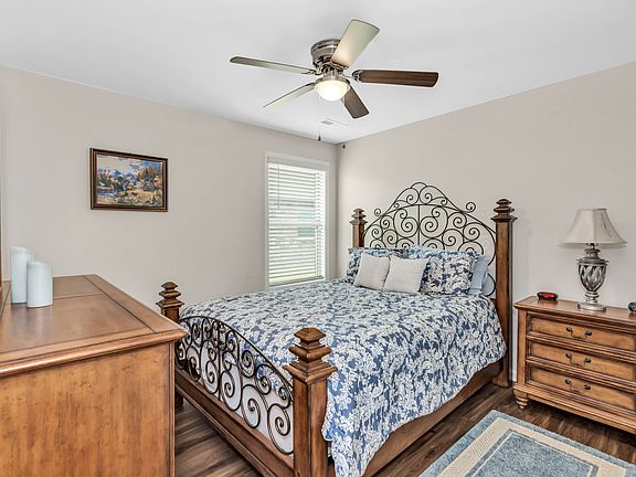 4th image of 113 Cedar Elm Rd