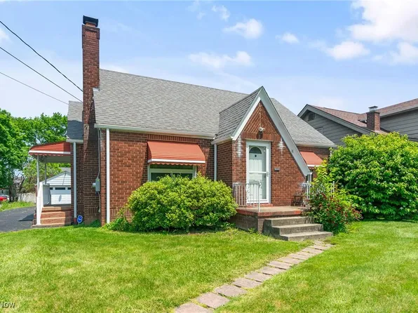 18 Maple Dr, Youngstown, OH 44512