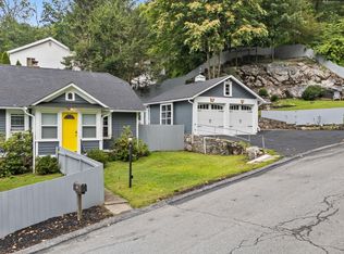 3785 Perry St, Jefferson Valley, NY 10535