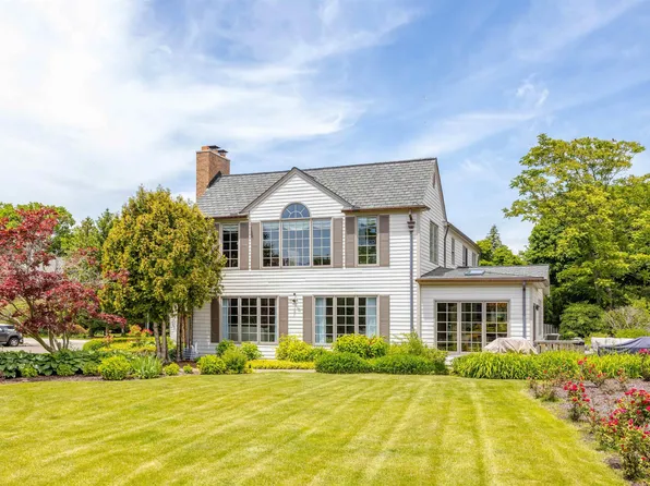 4 Lakeside Ct, Grosse Pointe, MI 48230