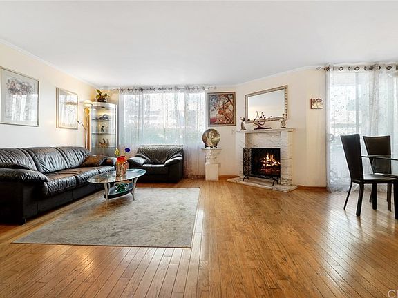 3rd image of 8530 Holloway Dr APT 113