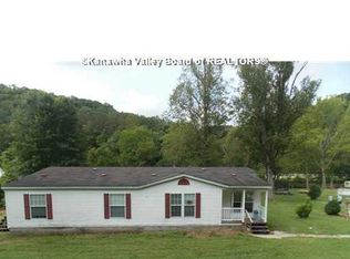 427 Hodges Rd, Hurricane, WV 25526