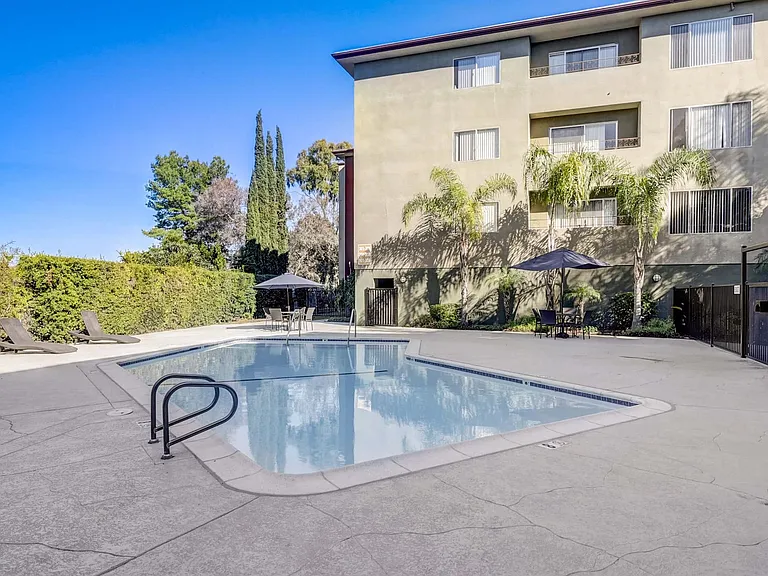 Penthouse Apartments | Spacious 1 & 2 Bedroom Apartments Near SDSU — Photo 10