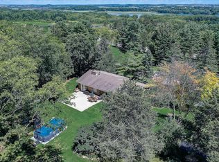 5597 River Rd, Waunakee, WI 53597