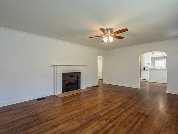 5th image of 4100 Garden Dr
