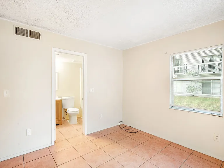 7100 Waterside Dr — Photo 12