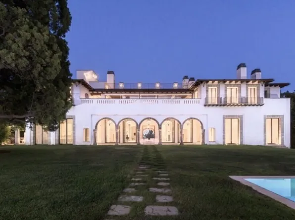 133 S Mapleton Dr, Los Angeles, CA 90024