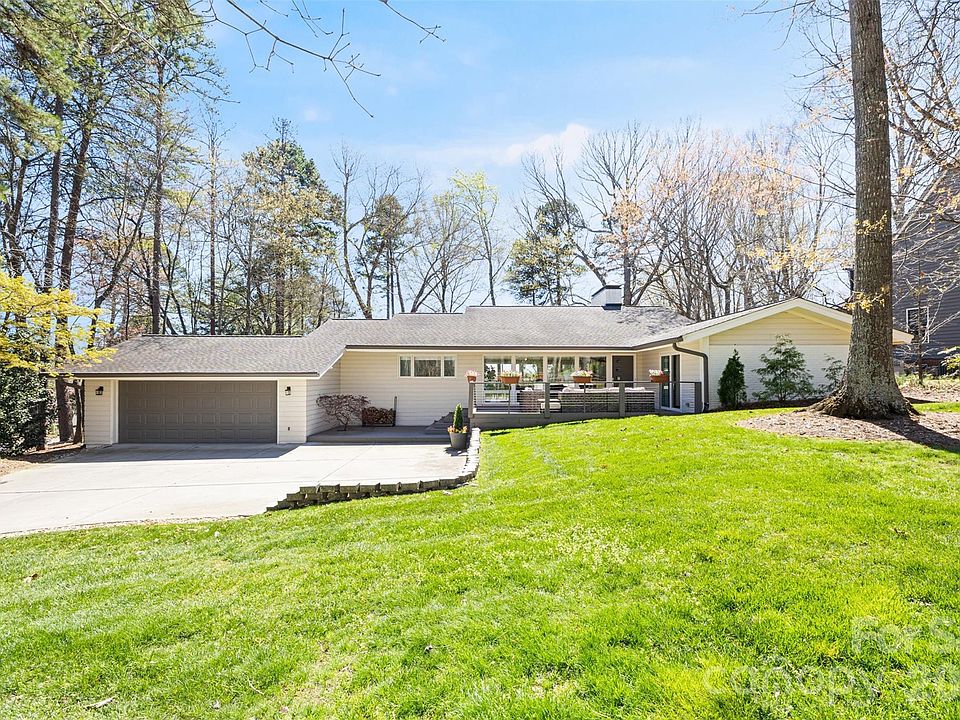 1st image of 6 Pine Knoll Dr