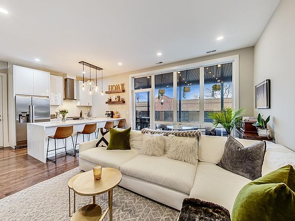 2nd image of 2324 N Winchester Ave #303