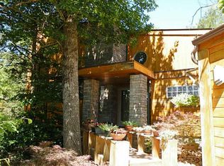 2 Deer Run Ln, Holiday Island, AR 72631