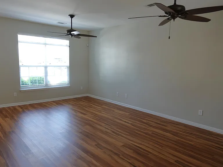 202 Elise Dr #1 — Photo 4