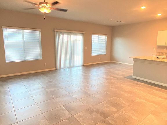 3rd image of 5336 Peacock Lily St