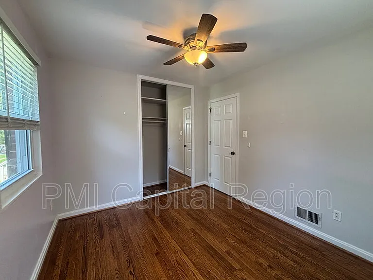 4706 Red Fox Rd — Photo 15
