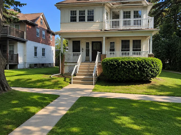 1808 E Webster Pl #1 — Photo 1