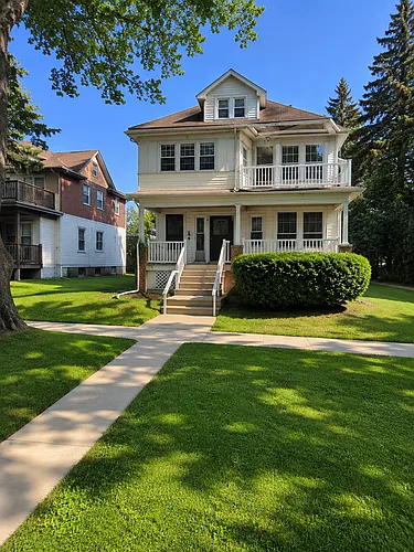 1808 E Webster Pl #1 Photo 1