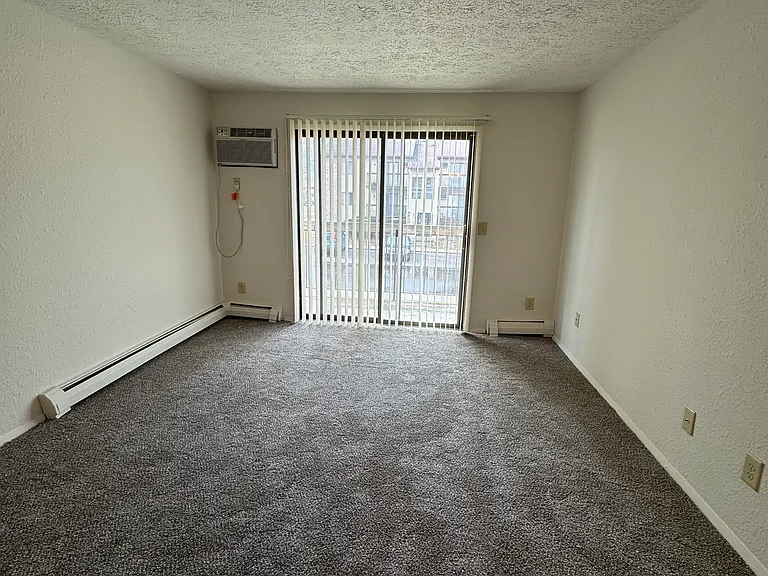 1-5509 Joshua St — Photo 4