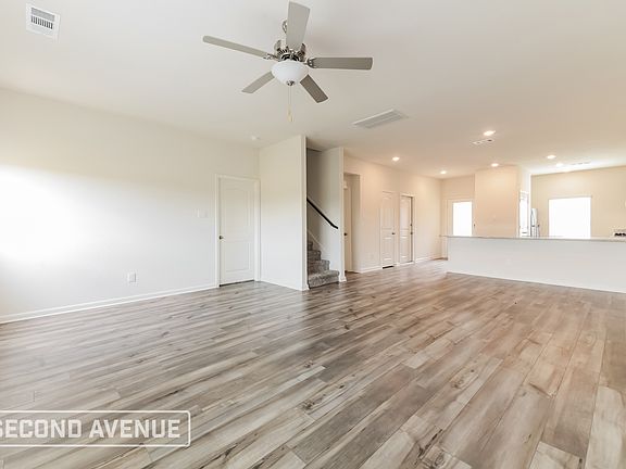 4th image of 406 Condie Russell Ave