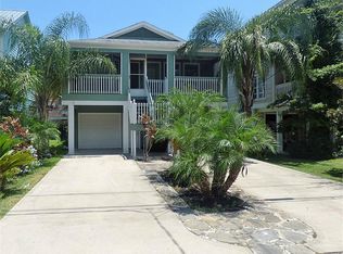 119 Oak Rd, Clear Lake Shores, TX 77565