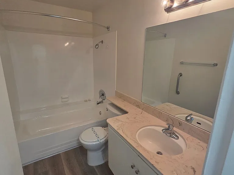 Beadnell Apartments — Photo 20