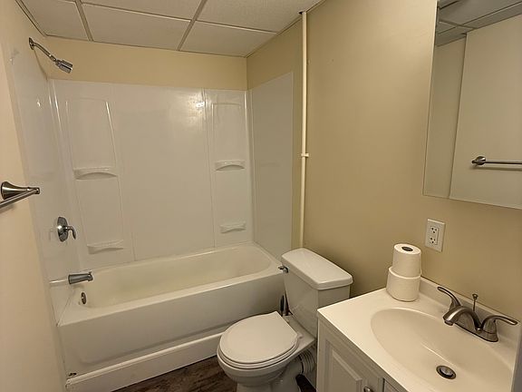 3rd image of 24 Franklin St #20