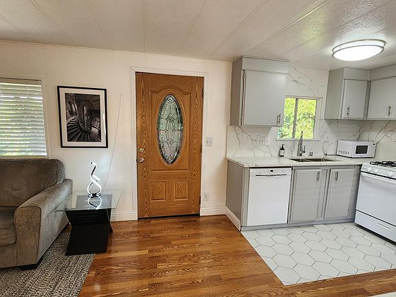 3rd image of 417 Westacre Rd Space 45