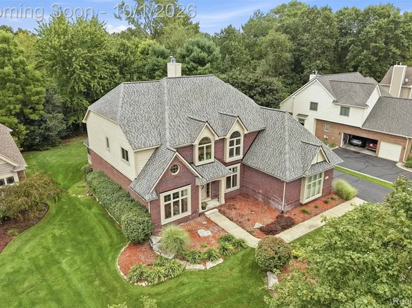 4840 Eagle Springs Ct, Clarkston, MI 48348