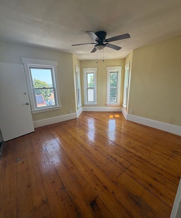 1st image of 8 Wilson St Floor 3