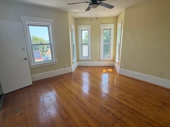 8 Wilson St Floor 3, Lynn, MA 01902