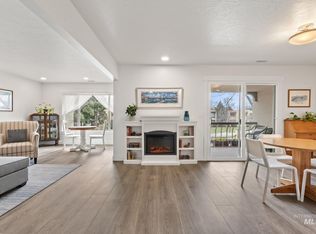 1126 N Camelot Dr, Boise, ID 83704