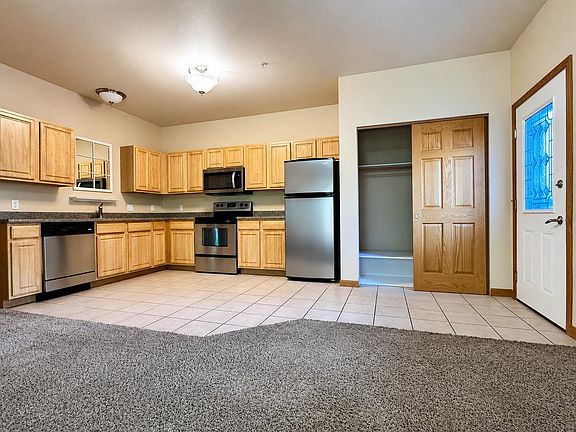 3rd image of 1626-2 Evergreen Dr