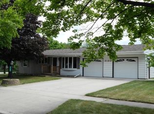 3100 Canterbury Dr, Bay City, MI