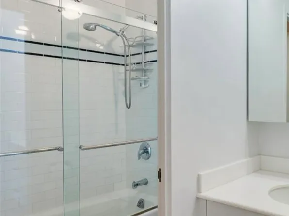 60 East 8th Street image 7 of 14