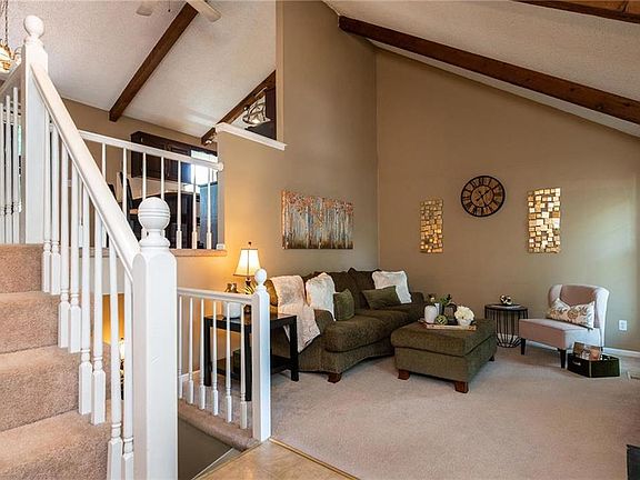 3rd image of 15101 S Blackfeather Dr